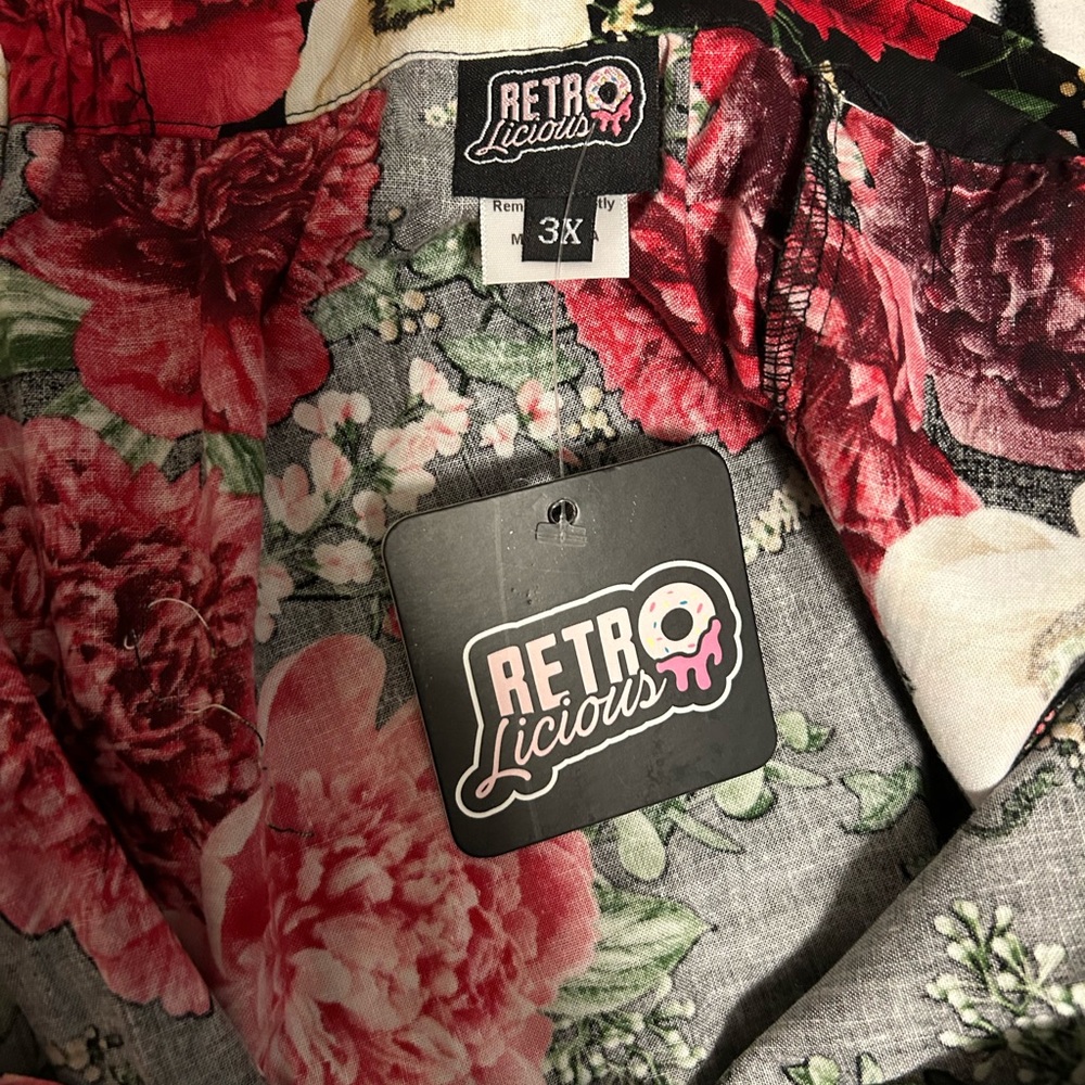 RetroLicious NWTs Rose print plus size 3xl “Doris” skirt.